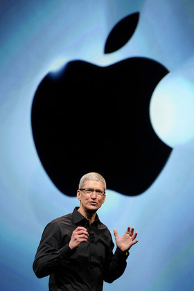 티모시쿡(TimothyCook/기업인/애플최고경영자)
Apple CEO Tim Cook said company remains focused on building “innovative products” but admitted that the collapse of the stock price has been “very frustrating to all of us.” (Bloomberg News)