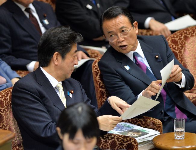 아베신조(AbeShinzo/정치인/일본총리)
Japan’s rightward political shift is exacerbating historical enmities harbored against it by South Korea and China, further dampening the prospects of regional security and economic cooperation.