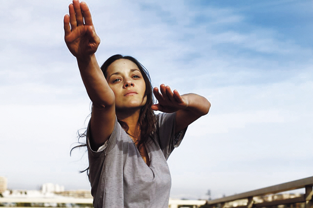 French actress Marion Cotillard stars in Jacques Audiard’s “Rust and Bone.” (Green Narae Media)