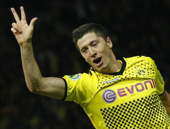 로베르트레반도프스키(RobertLewandowski/축구선수/보루시아도르트문트)
분데스리가 전차들이, 라리가의 무적함대들을 이틀 연속 격침시키며 무서운 화력을 과시했다.