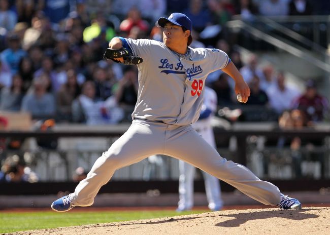 류현진(야구선수/LA다저스)
Ryu Hyun-jin of the Los Angeles Dodgers delivers a pitch in the first-inning against the New York Mets at Citi Field in the Flushing neighborhood of the Queens borough of New York City on Thursday. AFP-Yonhap News
