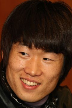 박지성(축구선수/퀸즈파크레인저스FC)
박지성(32)과 윤석영(23)은 2013-2014시즌 어느 팀의 유니폼을 입고 뛰게 될 것인가.