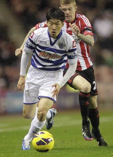 박지성(축구선수/퀸즈파크레인저스FC)
Reading and Queens Park Rangers were put out of their misery and relegated from the Premier League on Sunday, while Robin van Persie ensured his former club Arsenal will have to put up a tough fight to reach the Champions League.