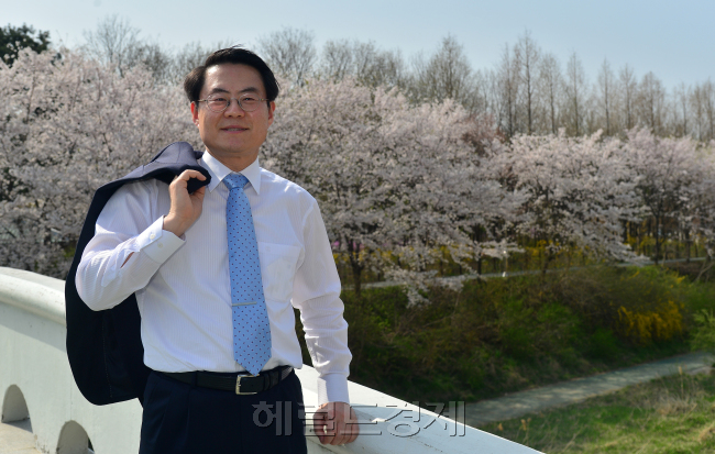 김재수 한국농수산식품유통공사 사장 인터뷰.<br />이상섭 기자. babtong@heraldcorp.com 2013.04.17
김재수 한국농수산식품유통공사 사장 인터뷰.
이상섭 기자. babtong@heraldcorp.com 2013.04.17
김재수 한국농수산식품유통공사 사장 인터뷰.
이상섭 기자. babtong@heraldcorp.com 2013.04.17
김재수 한국농수산식품유통공사 사장 인터뷰.
이상섭 기자. babtong@heraldcorp.com 2013.04.17
