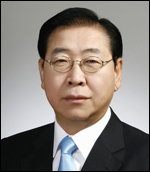 정준양(기업인/포스코회장/한국공학한림원회장)
정준양 포스코 회장이 벤처 및 중소기업의 중견기업 육성을 위해 “포스코의 연구인력을 지원해 기초연구를 돕겠다”는 계획을 밝혔다.
