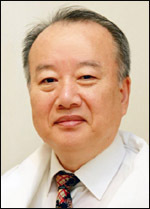 이건욱(의사/교수/건국대학교병원의사/건국대학교교수)
간 이식 분야의 대가로 이름난 이건욱(67ㆍ사진) 서울대 의과대학 명예교수가 명지병원으로 자리를 옮겼다.