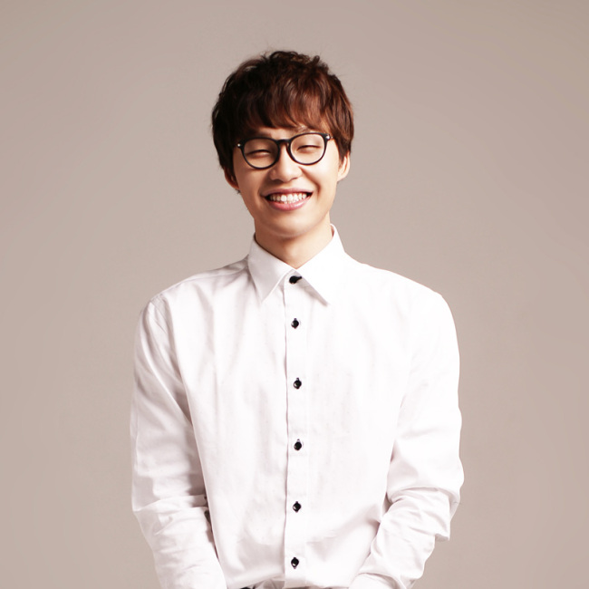 홍대광(가수)
가수 홍대광이 오는 5일 오후 2시 서울 잠실구장에서 열리는 2013 프로야구 두산 베어스 대 LG 트윈스 경기에서 애국가를 부른다.