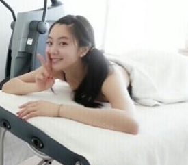 클라라(이성민/탤런트/모델)
모델 클라라의 오일 마사지 인증사진이 화제를 모으고 있다.