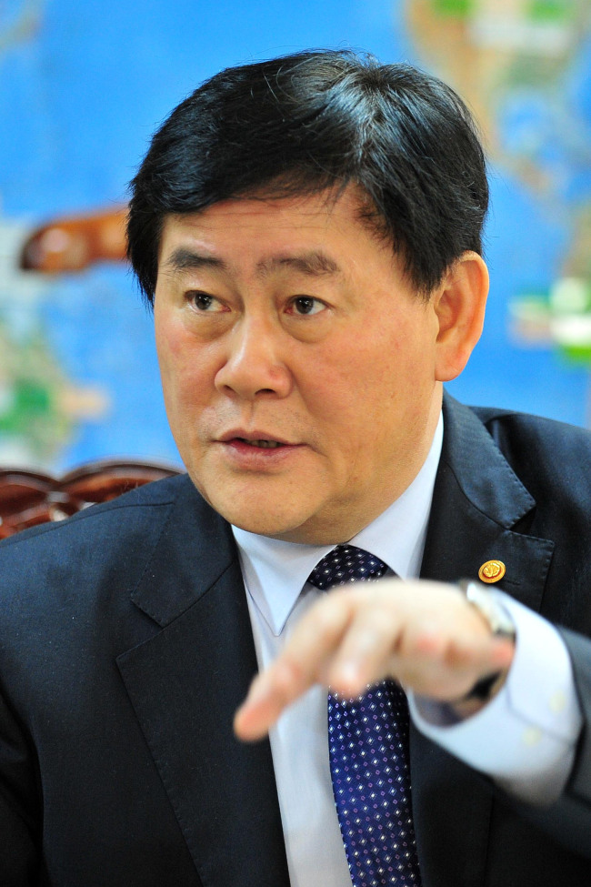 최경환 지식경제부 장관<br />김명섭 기자 msiron@