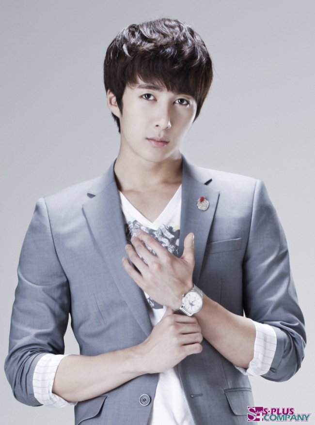김형준(가수/탤런트/SS501)
대중문화예술인의 권익보호를 위한 법제도 개선 공청회에 아이돌그룹 SS501 출신 김형준이 참석했다.