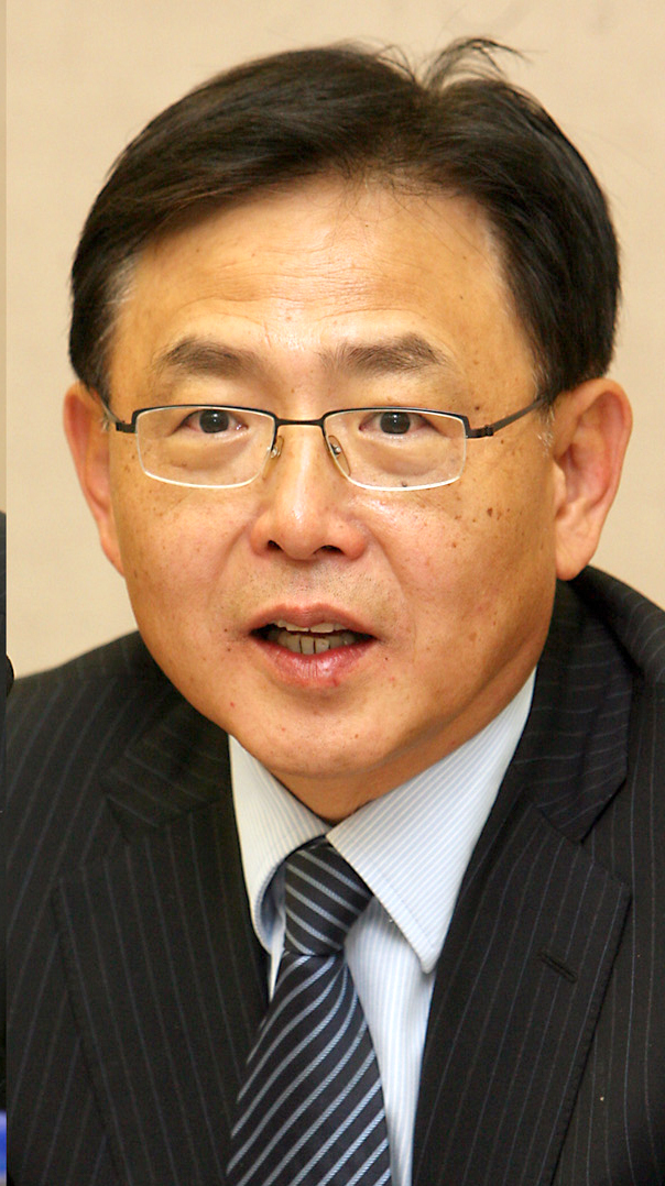 김영목(사회기관/단체인/전駐뉴욕총영사/한국수입업협회상근부회장)
A former consul general of South Korea in New York has been named as the new head of a government agency responsible for overseas aid projects, an official said Thursday.