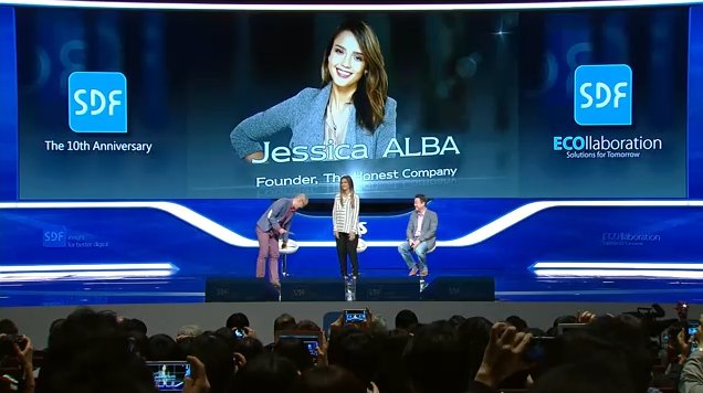 제시카알바(JessicaAlba/영화배우)
Jessica Alba, a Hollywood actress and CEO of an eco-friendly product label Honest Company, is having a talk with the topic “Widening Access to Healthy Living with ‘Honest’ Products and a Dream” at the Seoul Digital Forum.