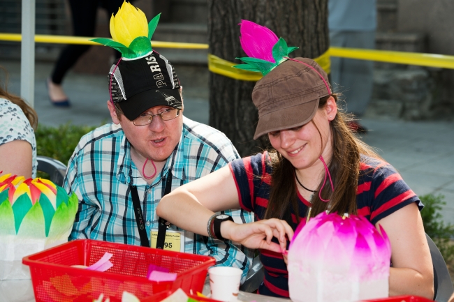 Participants make lanterns at the 2012 Lotus Lantern Festival. Celebration Committee for Buddha’s Birthday, The Yeondeunghoe Preservation Committee