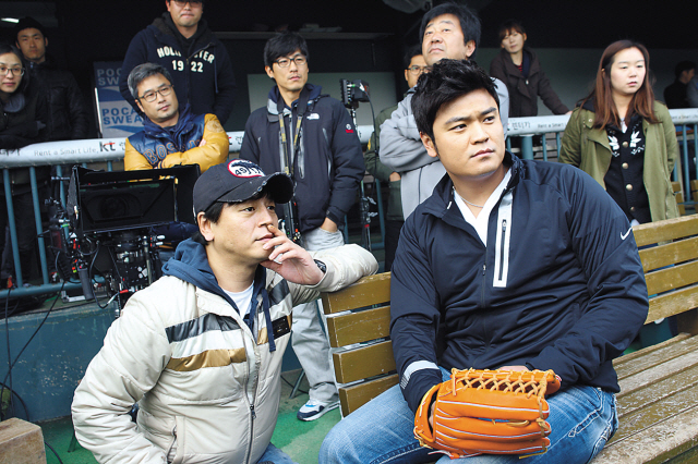 추신수(야구선수/신시내티레즈)
Top baseball players will have cameo roles in director Kim Yong-hwa’s upcoming flick “Mr. Go,” about a gorilla that plays baseball, the film’s producer Showbox/Mediaplex said.