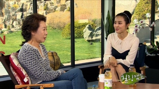 윤여정(좌부터/탤런트/영화배우),한혜진(탤런트/영화배우)
베테랑 여배우 윤여정의 거침없는 돌직구 입담이 시청률까지 상승시키며 관심을 끌고 있다.
