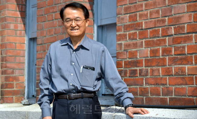 김의신 박사<br />김명섭 기자 msiron@heraldcorp.com
김의신 박사
김명섭 기자 msiron@heraldcorp.com
김의신 박사
김명섭 기자 msiron@heraldcorp.com