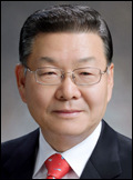 이기용(교육공무원/충청북도교육청교육감)
충청북도교육청(교육감 이기용·사진)은 올해부터 중·고등학교 현장 진로직업체험을 1일 이상 필수화하는 등 진로직업 체험 활성화에 나선다고 8일 밝혔다.