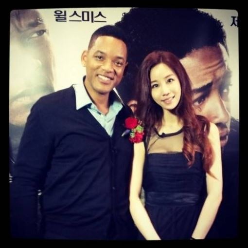 윌스미스(좌부터/WillSmith/영화배우/가수),유리아(김리아/미스코리아/탤런트)
미스코리아 출신 배우 유리아가 할리우드 톱스타 윌스미스와 만남을 가졌다.