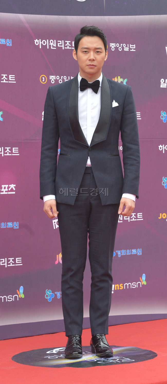 유천(박유천/가수/탤런트/JYJ)
9일 오후 서울 동대문구 회기동 경희대학교 평화의전당에서 열린 '제49회 백상예술대상'에서 박유천이 포토월에서 포즈를 취하고 있다.