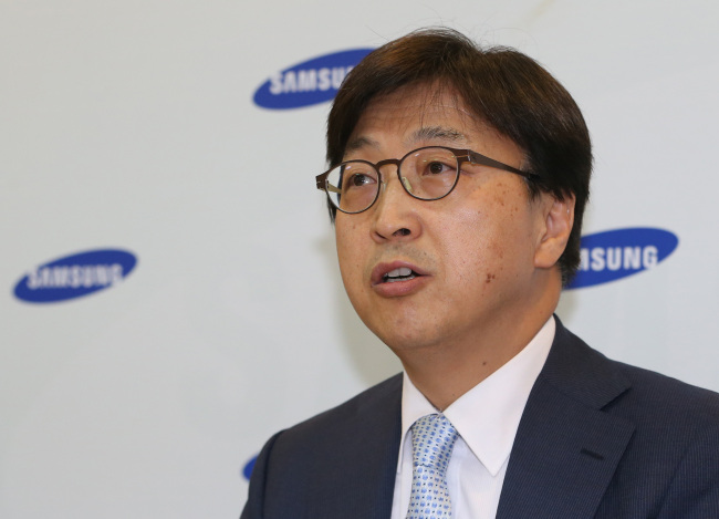 이인용(기업인/전언론인/삼성미래전략실커뮤니케이션팀장사장)
삼성그룹이 박근혜 정부의 ’창조경제’ 정책을 뒷받침하기 위해 10년간 총 1조 5천억원을 투자해 ’삼성미래 기술육성재단’을 설립한다.