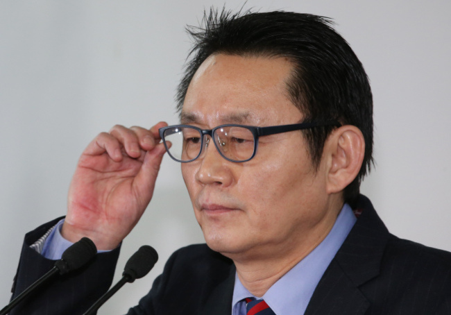 윤창중(전정무직공무원/전신문인)
윤창중 전 청와대 대변인의 성추행 의혹에 대한 추가 증언이 속속히 나오며 ‘청와대 은폐론’까지 대두했다.
