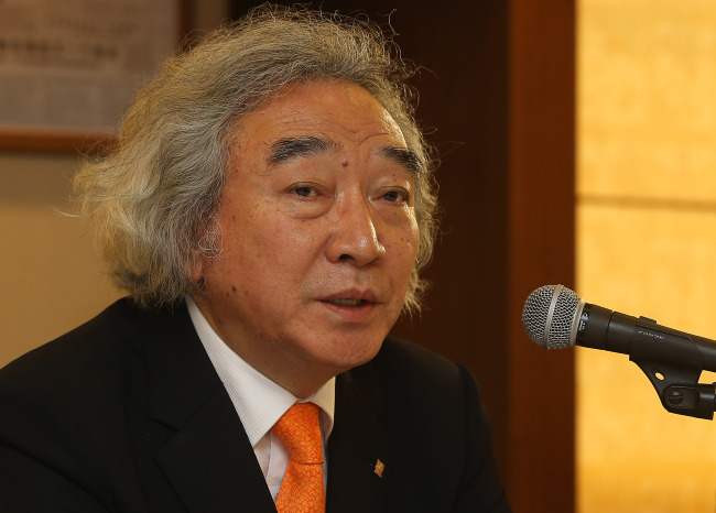 고학찬(예술인/윤당아트홀관장/예술의전당사장)
Ko Hak-chan, president of Seoul Arts Center, talks to reporters at the Press Center in downtown Seoul on Tuesday.   Yonhap News