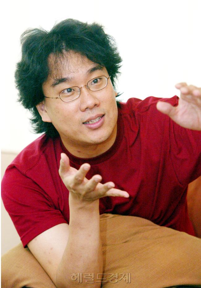영화 '괴물' 감독 봉준호 2006.07.05 배선지기자sunji@heraldm.com
영화 '괴물' 감독 봉준호 2006.07.05 배선지기자sunji@heraldm.com
영화 '괴물' 감독 봉준호 2006.07.05 배선지기자sunji@heraldm.com
영화 '괴물' 감독 봉준호 2006.07.05 배선지기자sunji@heraldm.com