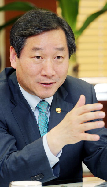 유정복(정무직공무원/국회의원/안전행정부장관)