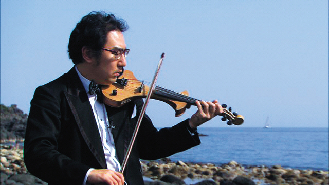 유진박(바이올리니스트)
Violinist Eugene Park discussed rumors about him in a documentary that aired Saturday, revealing that he suffers from bipolar disorder.