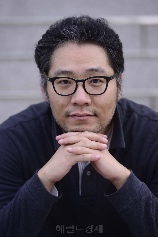 작곡가 황호준. 박해묵 기자/mook@heraldcorp.com
작곡가 황호준. 박해묵 기자/mook@heraldcorp.com
작곡가 황호준. 박해묵 기자/mook@heraldcorp.com
작곡가 황호준. 박해묵 기자/mook@heraldcorp.com