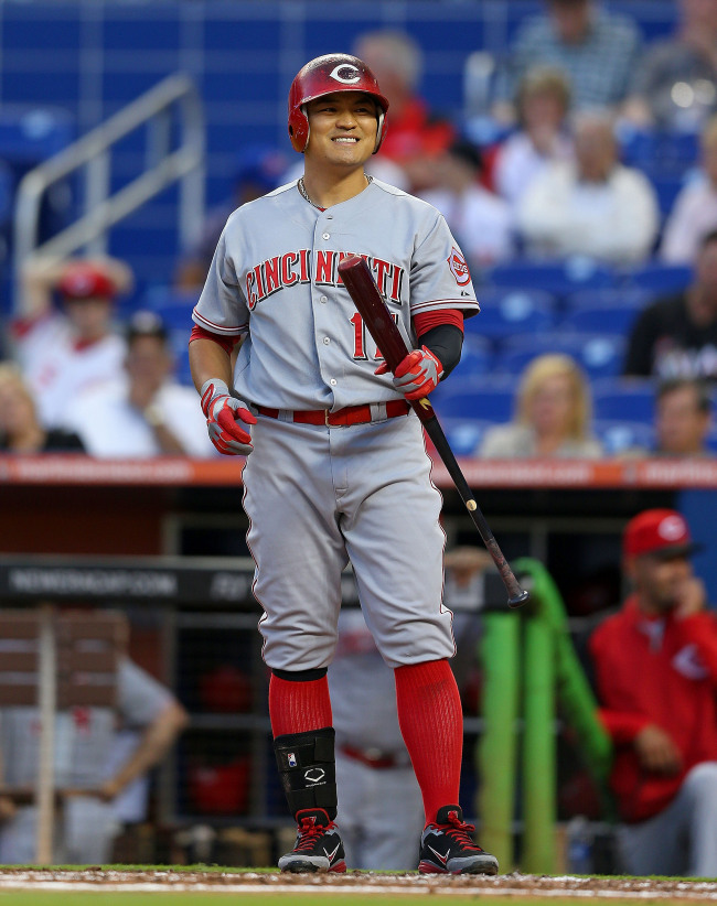 추신수(야구선수/신시내티레즈)
Cincinnati Reds center fielder Choo Shin-soo reacts after being hit by a pitch on Tuesday. The Korean went 0 for 2 with two walks.   AFP-Yonhap News