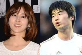 한혜진(좌부터/탤런트/영화배우),기성용(축구선수/스완지시티AFC)
축구선수 기성용과 배우 한혜진과의 결혼발표에 기성용 어머니가 입장을 밝혔다.