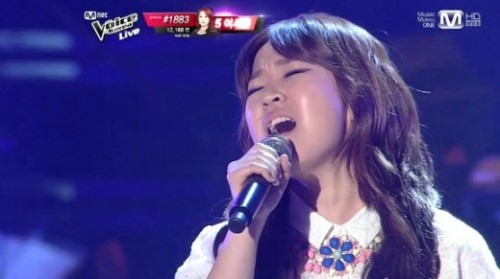 송푸름(화제인물)
울산의 청정보이스 송푸름이 ‘잃어버린 우산’으로 생방송에 진출했다.