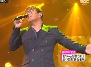윤민수(가수/음악PD/바이브)
가수 바이브가 7년만에 컴백무대를 가져 네티즌의 반응이 뜨겁다.