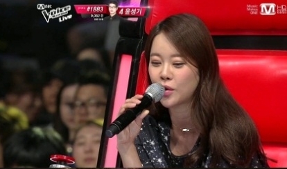 백지영(가수)
지난 17일 밤 방송된 케이블 채널 엠넷 ‘보이스코리아2(이하 엠보코2)’에서 백지영은 “저는 특별히 함성훈 씨를 굉장히 편애한 적이 없다”고 말했다.