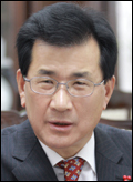 이시종(광역단체장/전국회의원/충청북도도지사)
충청북도(도지사 이시종·사진)가 대한민국 청렴1번지 달성을 위해 고삐를 죄고 나섰다.