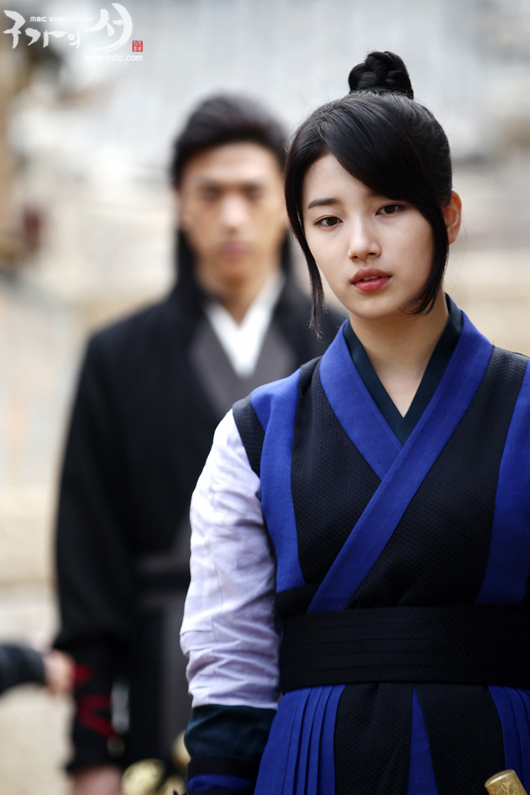 수지(배수지/가수/미쓰에이)
미쓰에이 수지가 드라마 ‘구가의 서’ 간담회 중 갑작스러운 눈물을 보였다.