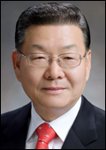 이기용(교육공무원/충청북도교육청교육감)
충청북도교육청(교육감 이기용·사진)은 ‘2013학년도 공립 유치원 교사 임용후보자 선정경쟁시험’ 계획을 21일 발표했다.
