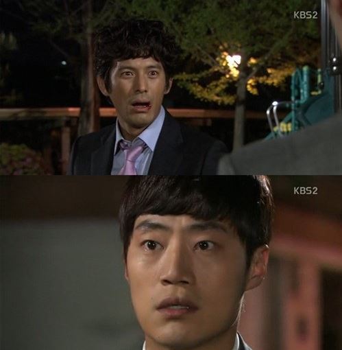 오지호(좌부터/탤런트/영화배우),이희준(영화배우/탤런트)
지난 14일 방송된 ‘직장의 신’ 방송에서는 장규직(오지호)이 제 뜻을 굽히지 않는 회사 동료 무정한(이희준)을 향해 분통을 터뜨리며 주먹다짐을 벌이는 모습이 그려졌다. 이 장면에서 장규직은 무정한에게 ‘X신 같은 놈아’라고 욕설을 내뱉었다.
