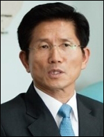 김문수(광역단체장/전국회의원/경기도도지사)
김문수<사진> 경기도지사가 (사)한국신뢰성학회가 주관하는 제1회 한국신뢰성대상 정부공공부문 대상 수상자로 선정됐다.