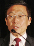 김기남(기업인/삼성디스플레이대표이사사장)
김기남 삼성디스플레이 사장은 21일(현지시간) 캐나다 밴쿠버 컨벤션센터에서 개막한 ‘SID(the Society for Information Display) 2013’에서 ‘디스플레이와 혁신’이라는 주제의 기조강연을 통해 이같이 밝혔다. AMOLED 기술은 삼성디스플레이가 선도하고 있는 분야다.