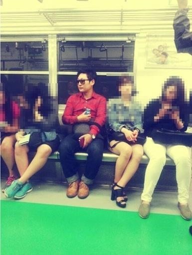 노우진(개그맨)
개그맨 노우진이 지하철에서 아무도 알아보지 않는 굴욕을 당했다.