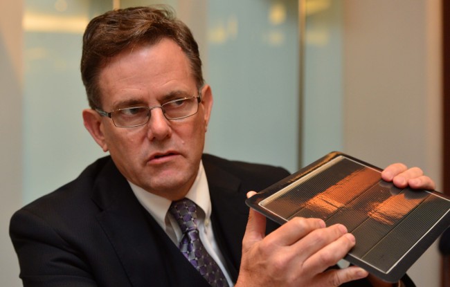 Robert W. Campbell, president and CEO of SoloPower, speaks in an interview with The Korea Herald in Seoul on Tuesday.    Lee Sang-sub/The Korea Herald