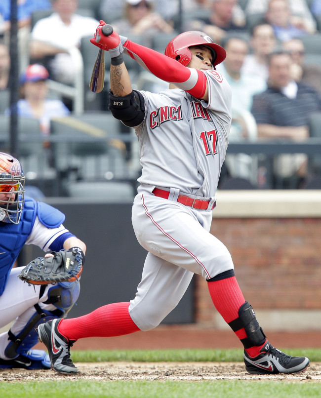 추신수(야구선수/신시내티레즈)
Cincinnati Reds center fielder Choo Shin-soo bats in the fifth inning on Wednesday. The Korean went 1 for 5 with a double and a run scored.
UPI-Yonhap News
