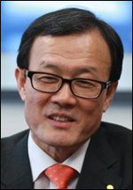 이순우(금융인/우리은행은행장)
이순우 신임 우리금융지주 회장 내정자는 23일 “(우리금융그룹이) 빠른 시일내에 매각, 빠른 시일내에 민영화를 해줘야 한다”고 말했다.