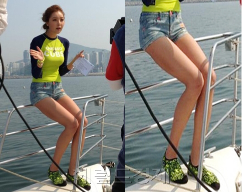 이수정(모델/방송연예인)
이수정은 23일 오전 자신의 페이스북에 “류현진 선수의 승리 기쁨과 함께 광안리에서 첫 녹화 신나게 들어갑니다. 부산 MBC 해양버라이어티 ‘바다야 놀자’ 아자!”라는 글과 함께 한 장의 사진을 게재했다.