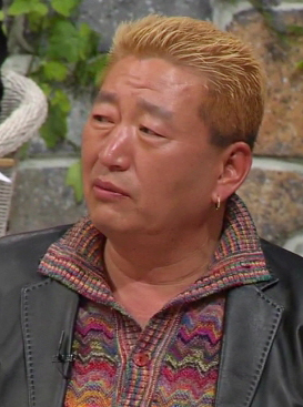 유퉁(유순/탤런트/영화배우)
탤런트 유퉁이 대마초를 피운 혐의로 구속됐다.