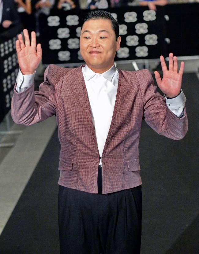 싸이(박재상/가수/음악PD)
Pop star Psy donated an undisclosed amount of money to fight world poverty and famine to the United Nations, his American agency Universal Republic Records said Friday.