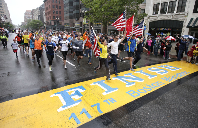 Runners finish the last mile of the Boston Marathon on Saturday.
AP-Yonhap News