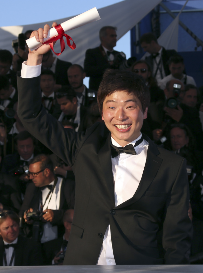 문병곤(영화감독)
South Korean director Moon Byoung-gon won the top prize for short films for "Safe" at the 2013 Cannes International Film Festival on Sunday.